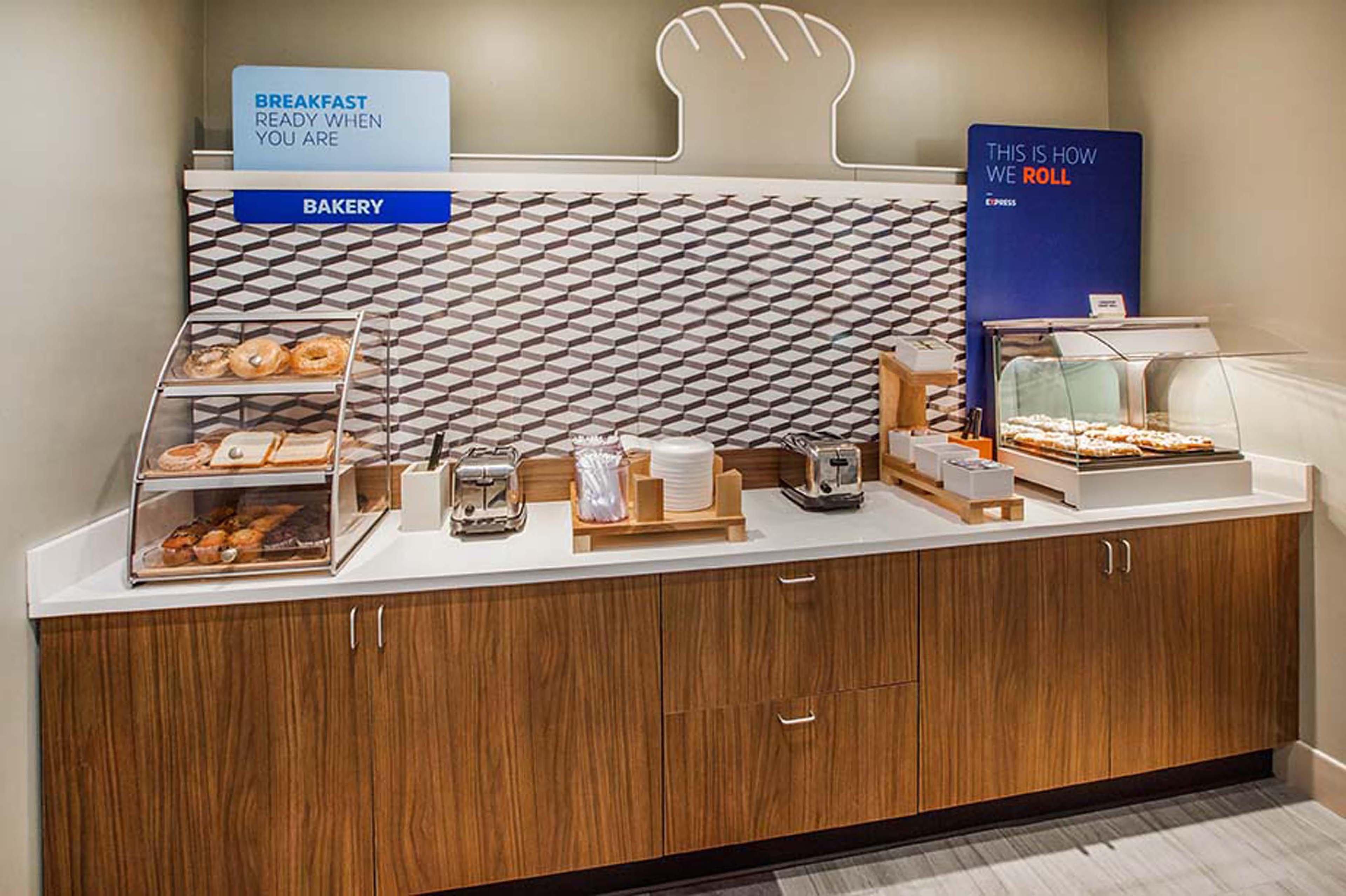 Holiday Inn Express & Suites Lacey - Olympia By Ihg Екстериор снимка