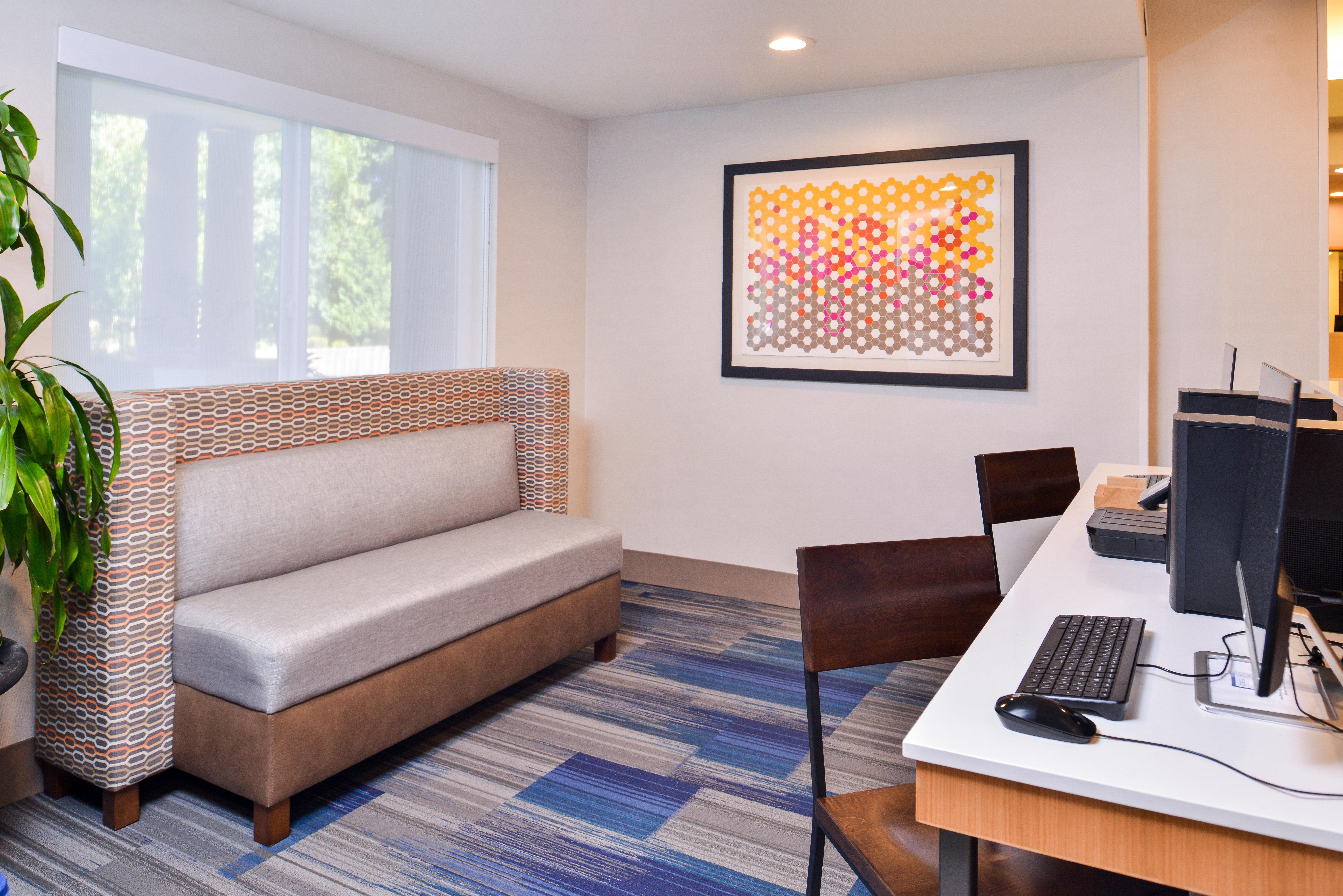 Holiday Inn Express & Suites Lacey - Olympia By Ihg Екстериор снимка
