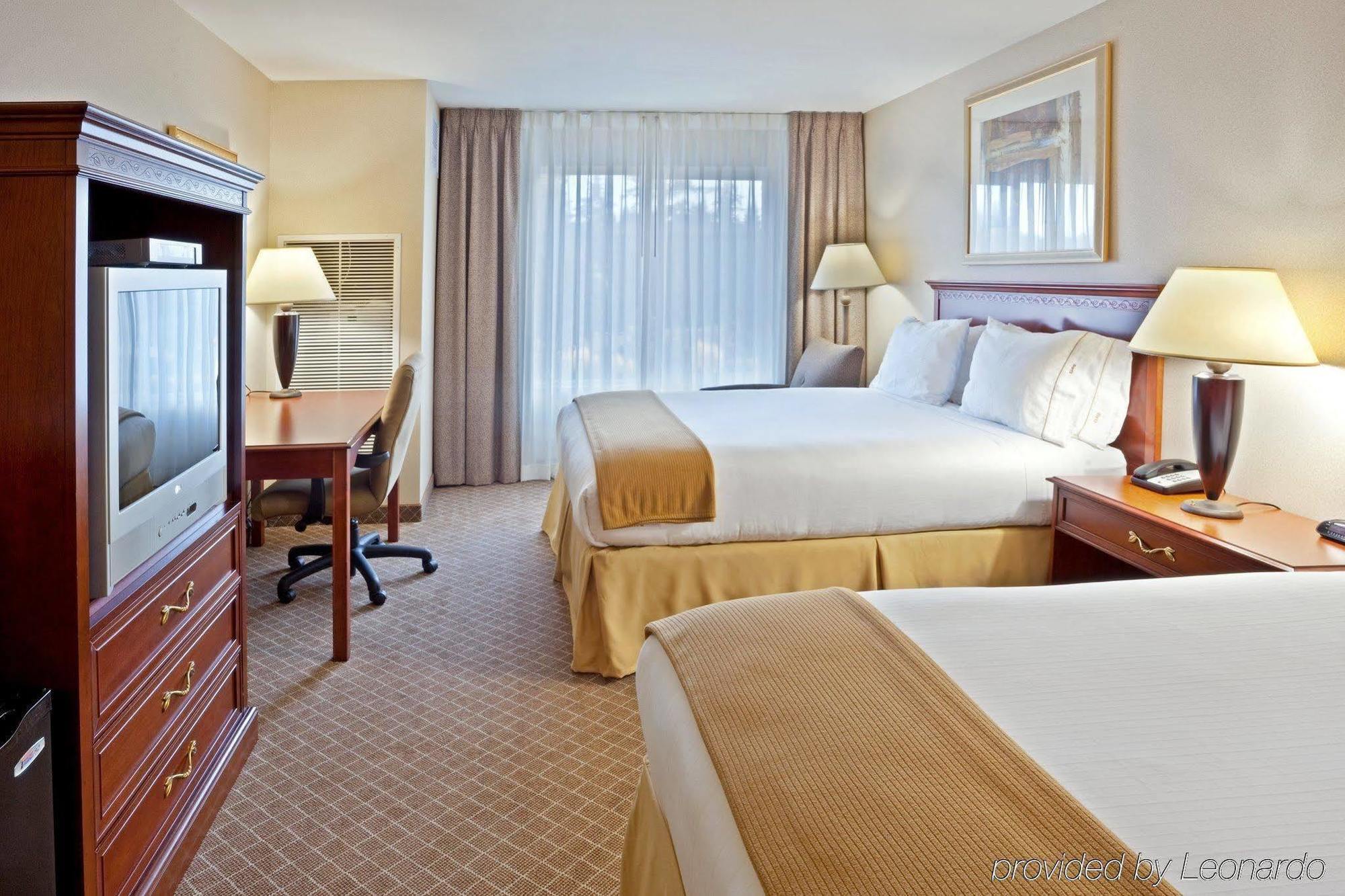 Holiday Inn Express & Suites Lacey - Olympia By Ihg Стая снимка