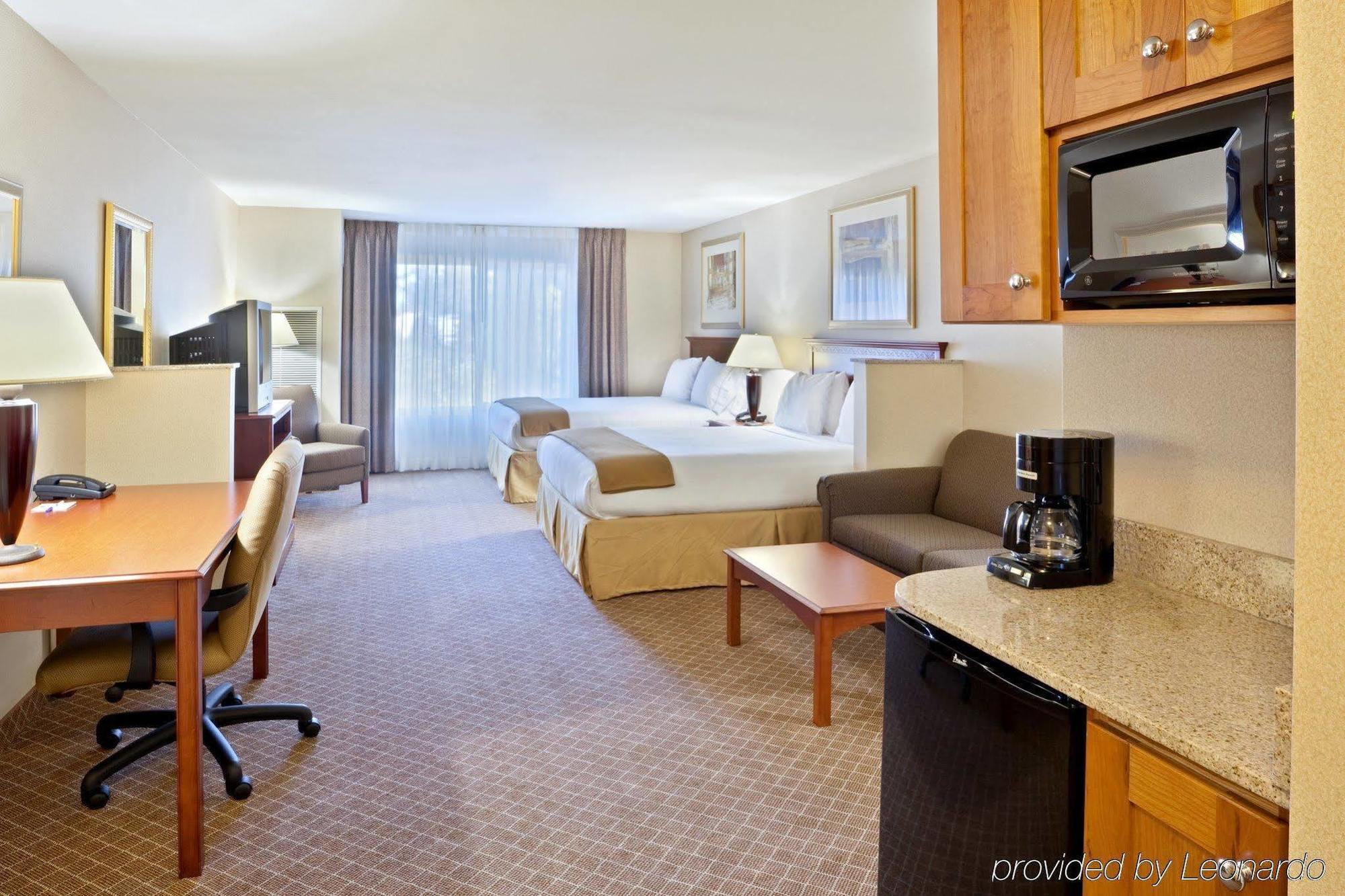 Holiday Inn Express & Suites Lacey - Olympia By Ihg Стая снимка