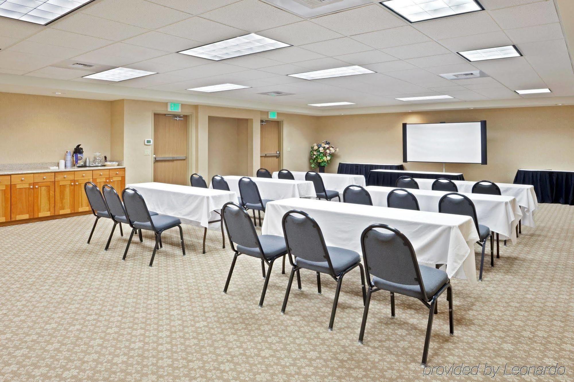 Holiday Inn Express & Suites Lacey - Olympia By Ihg Екстериор снимка
