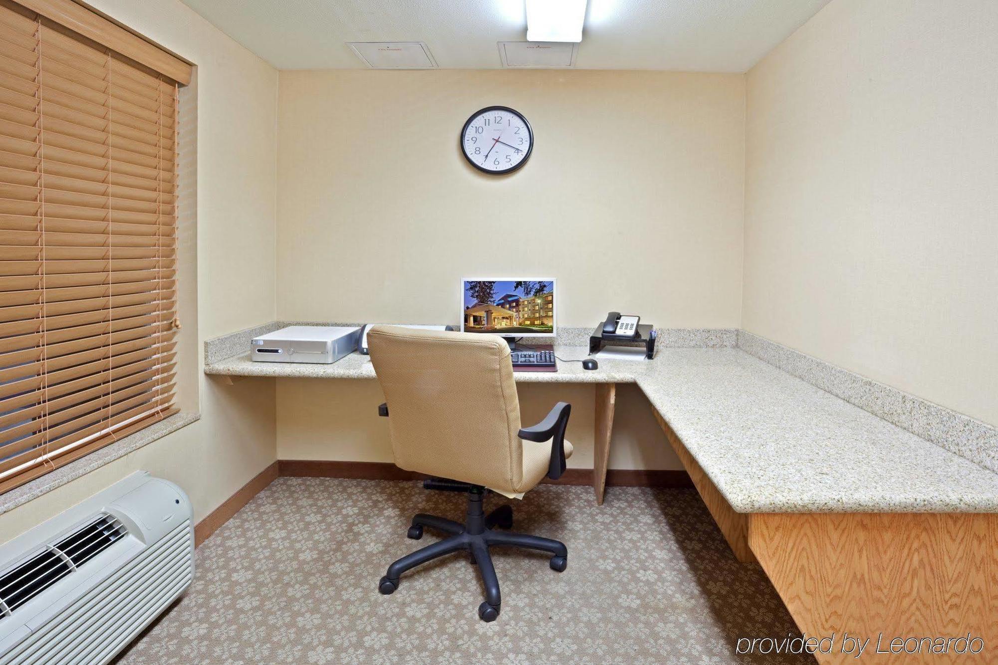 Holiday Inn Express & Suites Lacey - Olympia By Ihg Екстериор снимка