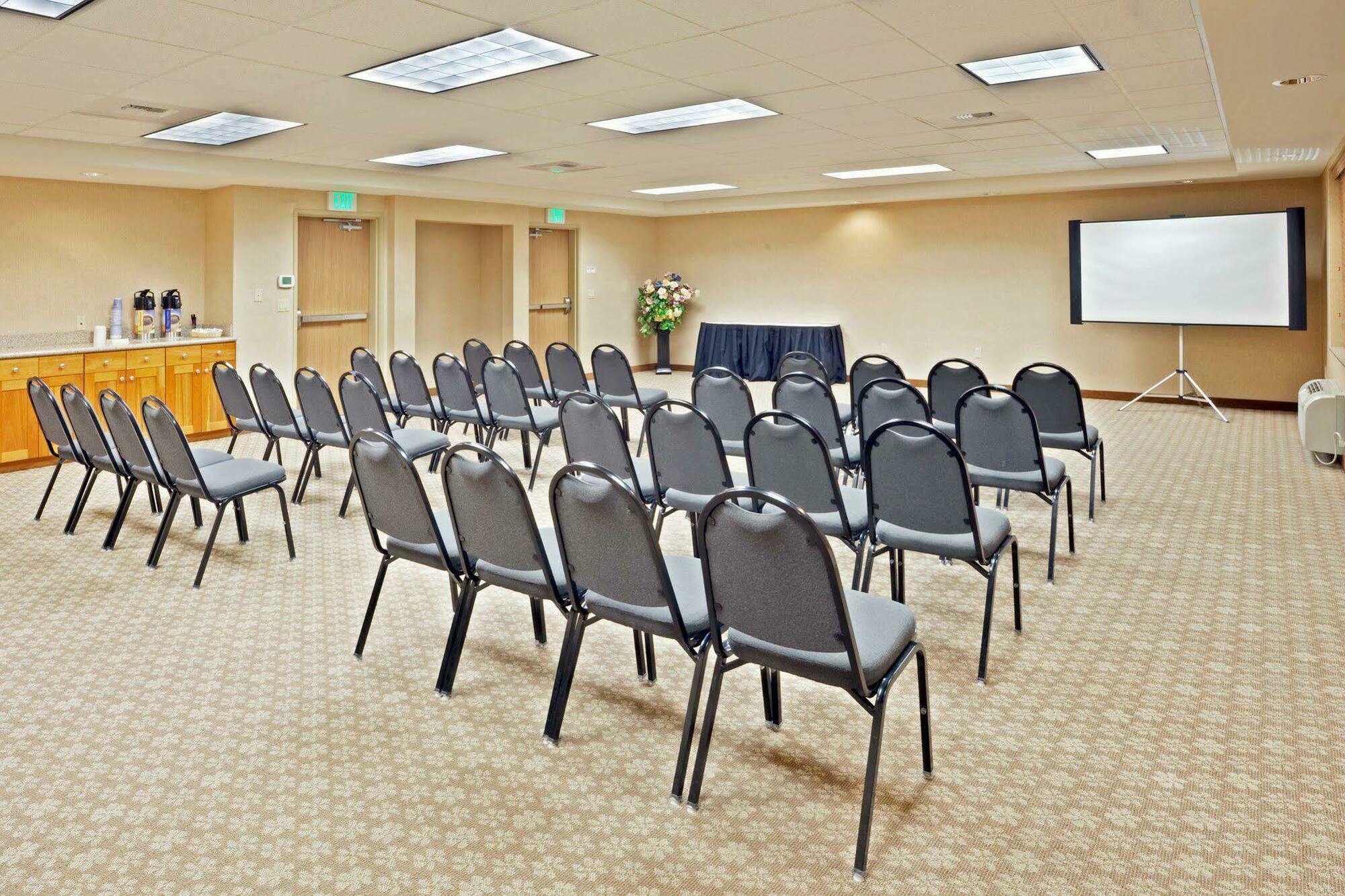 Holiday Inn Express & Suites Lacey - Olympia By Ihg Екстериор снимка
